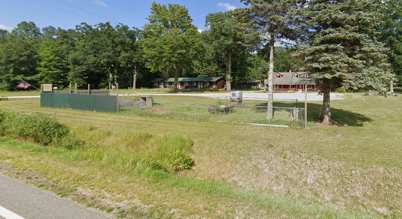 Hunters Lodge (Lumberjack Lodge, Vagabond Lodge) - 2024 Street View (newer photo)
